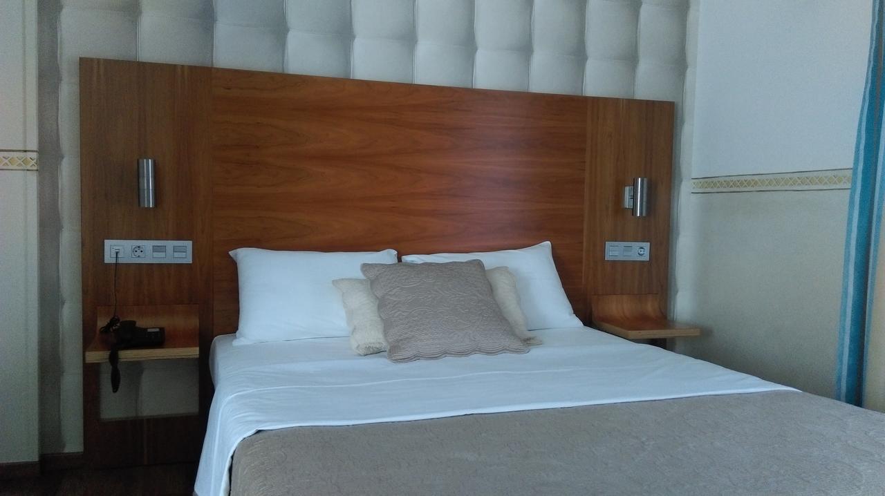 Hotel Boutique Villa Erina By Bossh Hotels - Adults Recommended Манилва Экстерьер фото