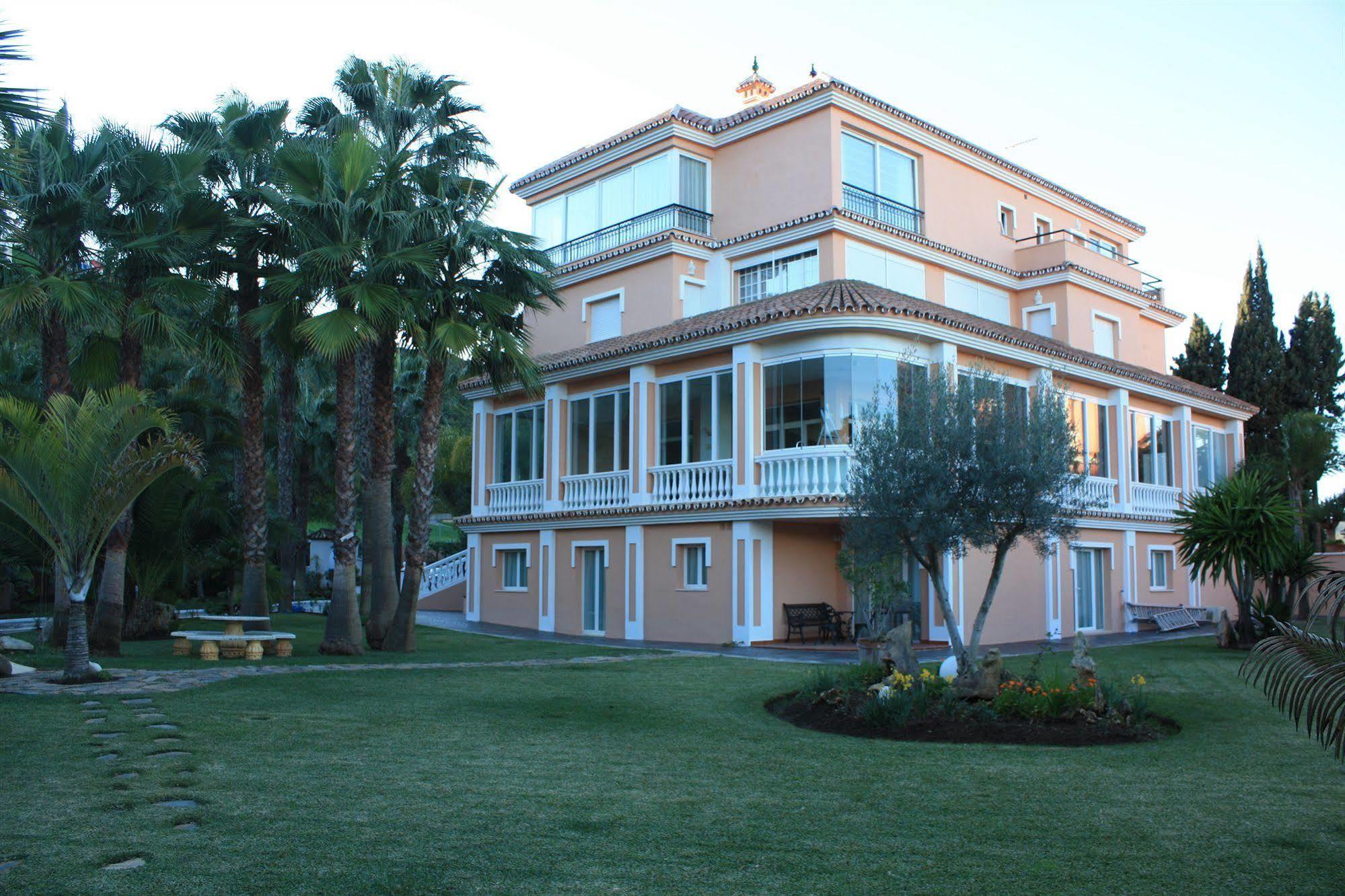 Hotel Boutique Villa Erina By Bossh Hotels - Adults Recommended Манилва Экстерьер фото